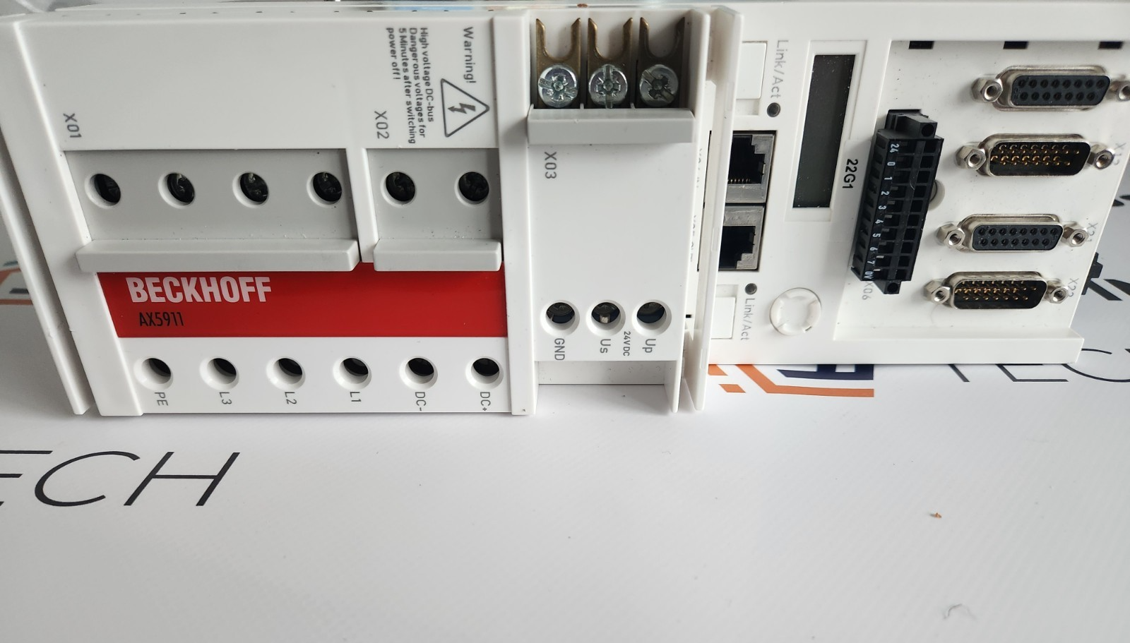 BECKHOFF  AX5206-0000-0200 with AX5911 Module