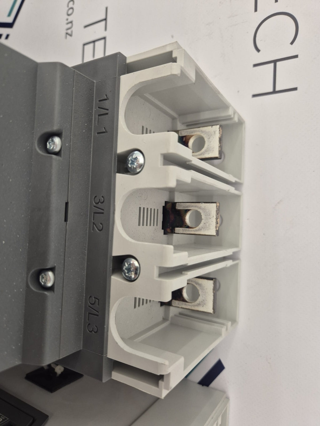 ABB CONTACTOR 3P 305A 600V AF305-30