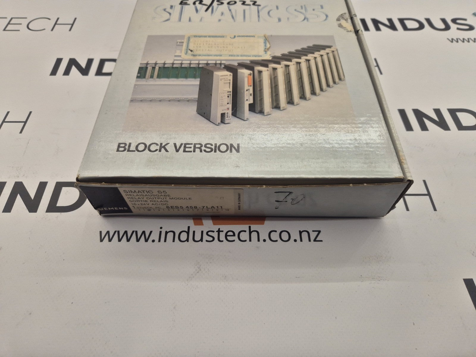 Siemens 6ES5 458-7LA11 RELAY OUTPUT MODULE