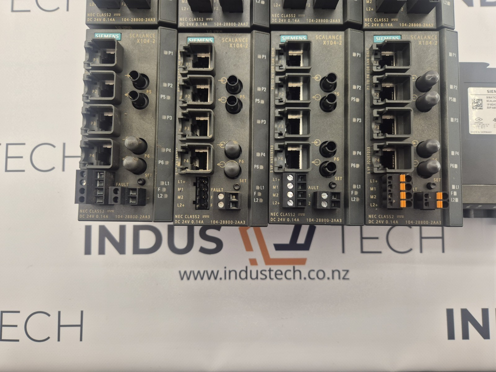 SIEMENS SCALANCE X104-2 6GK5104-2BB00-2AA3