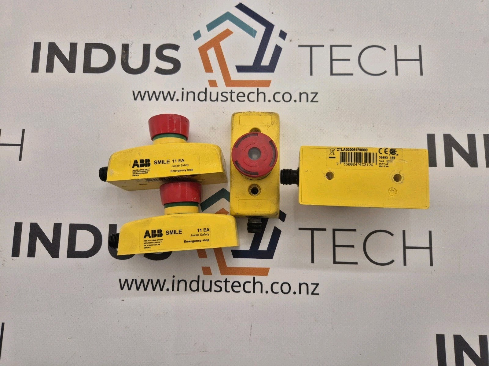 2 PIECES ABB 2TLA030051R0000 SMILE 11 EA Emergency Stop Button Unit