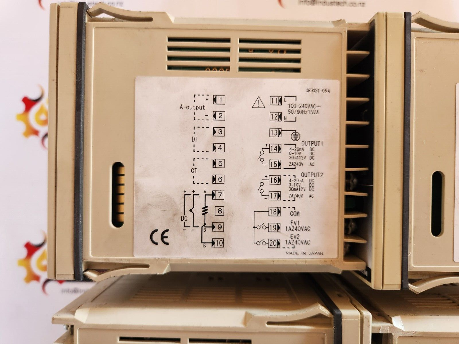 Shimaden SR93 SR93-8Y-N-90-1000 Temperature Controller used