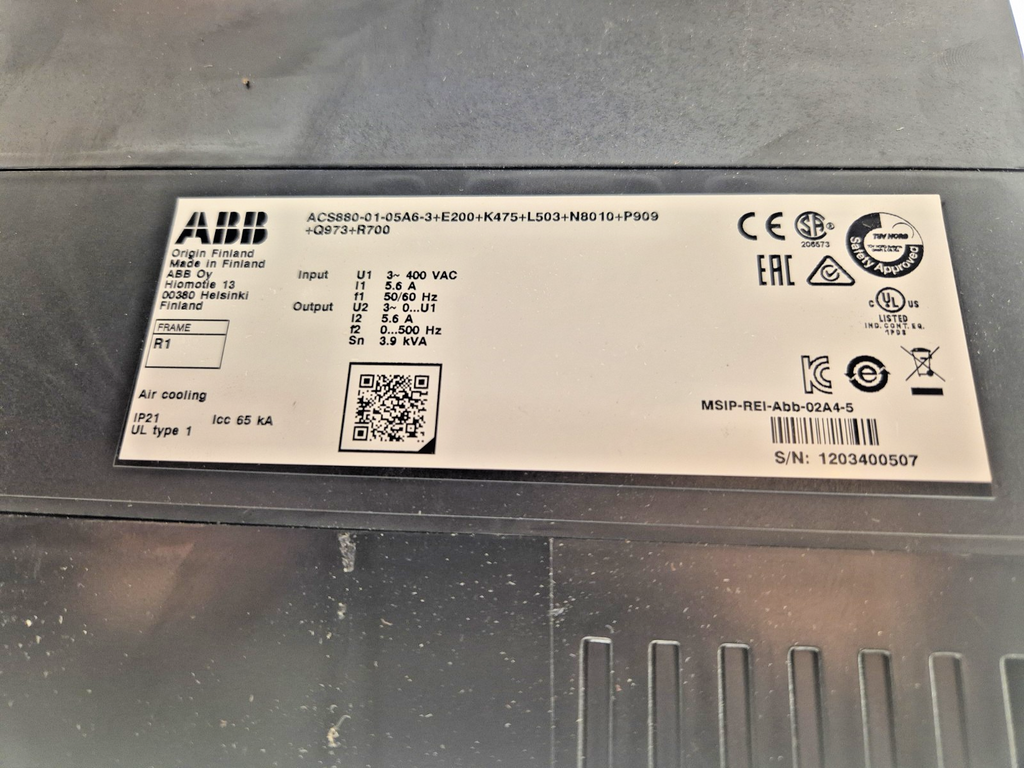ABB ACS880 ACS880-01-05A6-3+E200+K475+L503+N8010+P909+Q973+R700