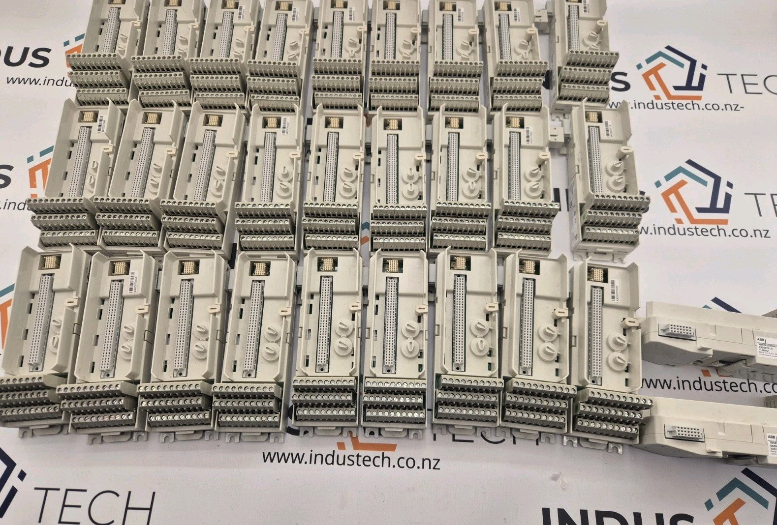 10 PIECES ABB module base TU810V1 3BSE013230R1