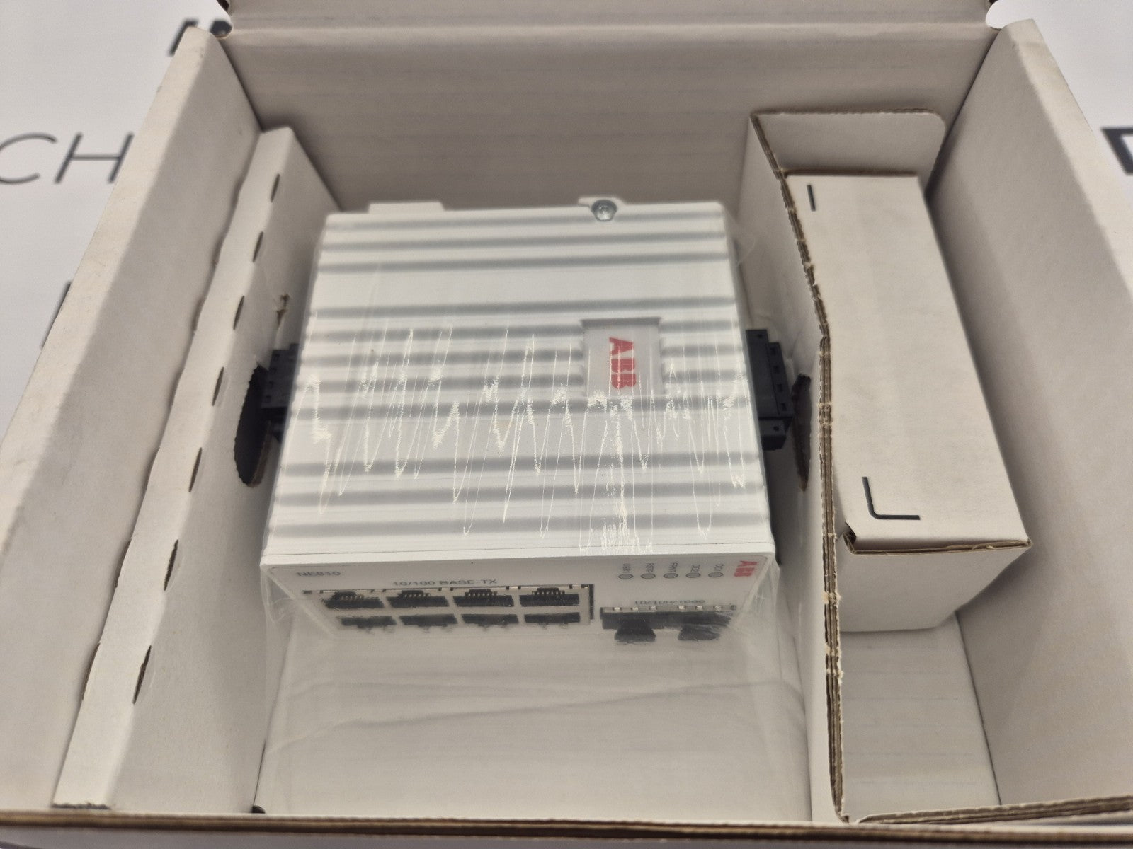 ABB NE810 3BSE080207R1 Network Switch Module