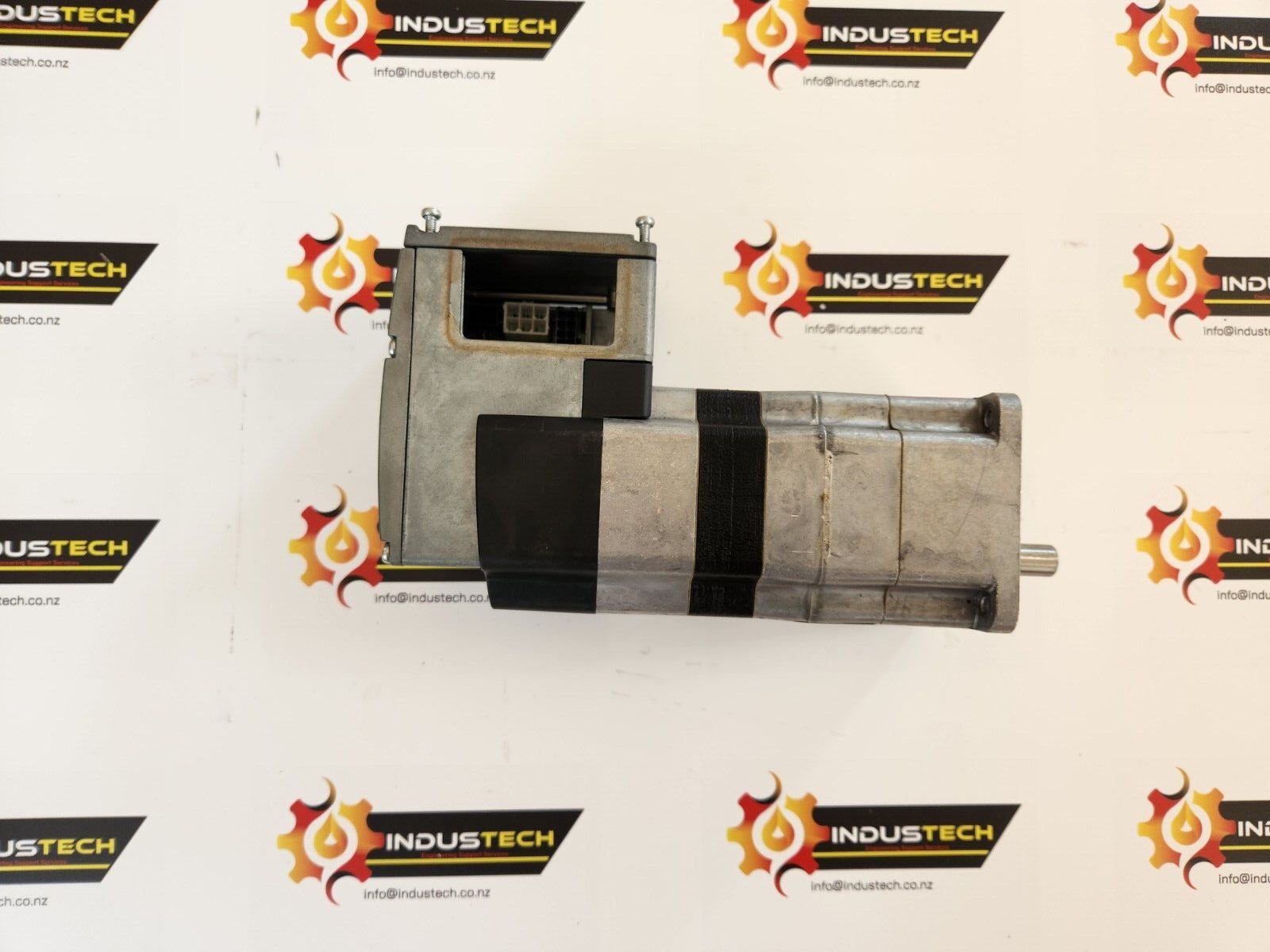 SCHNEIDER ILE1F661S1870 BRUSHLESS 36 VDC MOTOR F