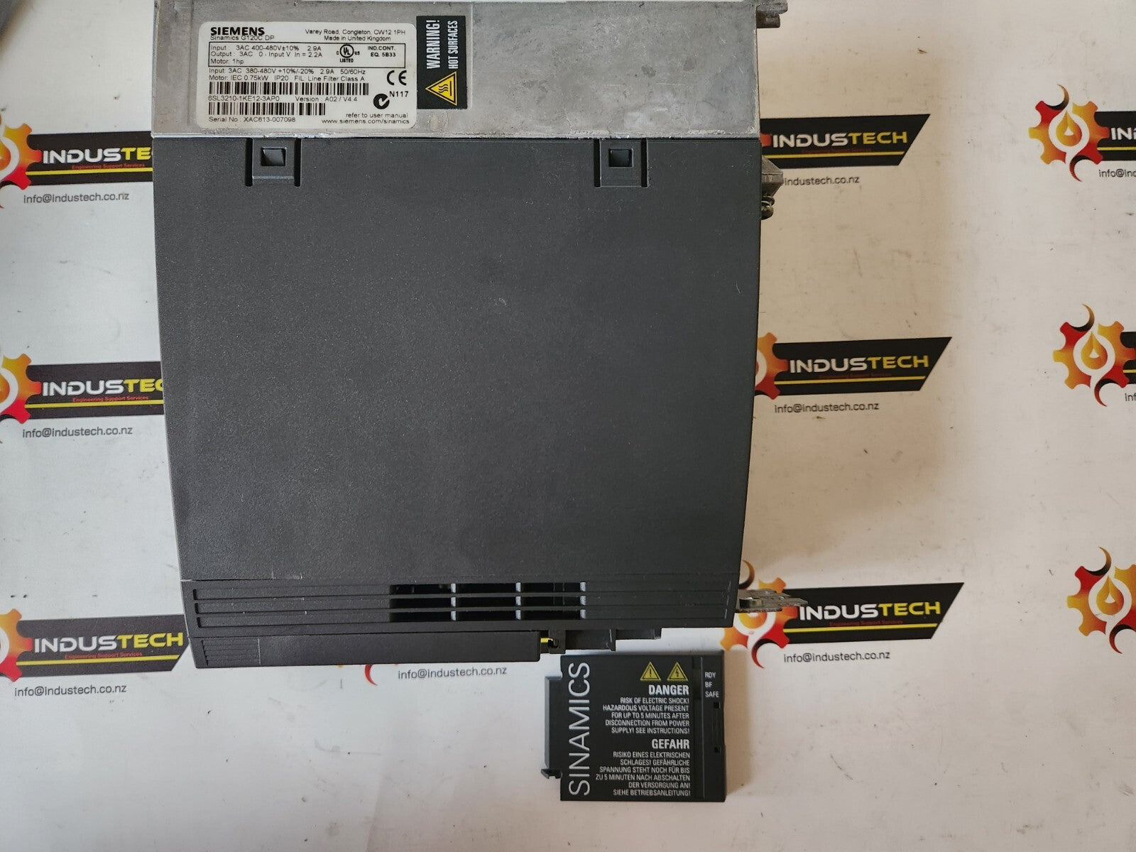 Siemens 6SL3210-1KE12-3AP0 SINAMICS G120C RATED POWER 0,75KW