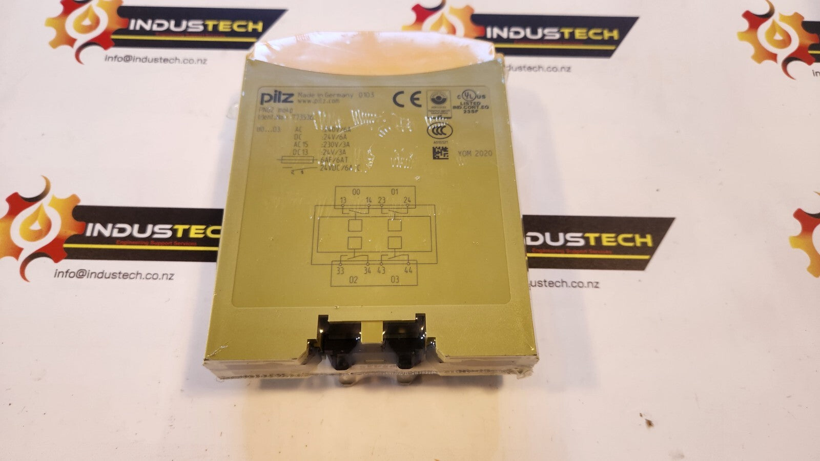 pilz PNOZ-mo4p 773536, PN0Z-m04p, Safety Relay, New in Plastic