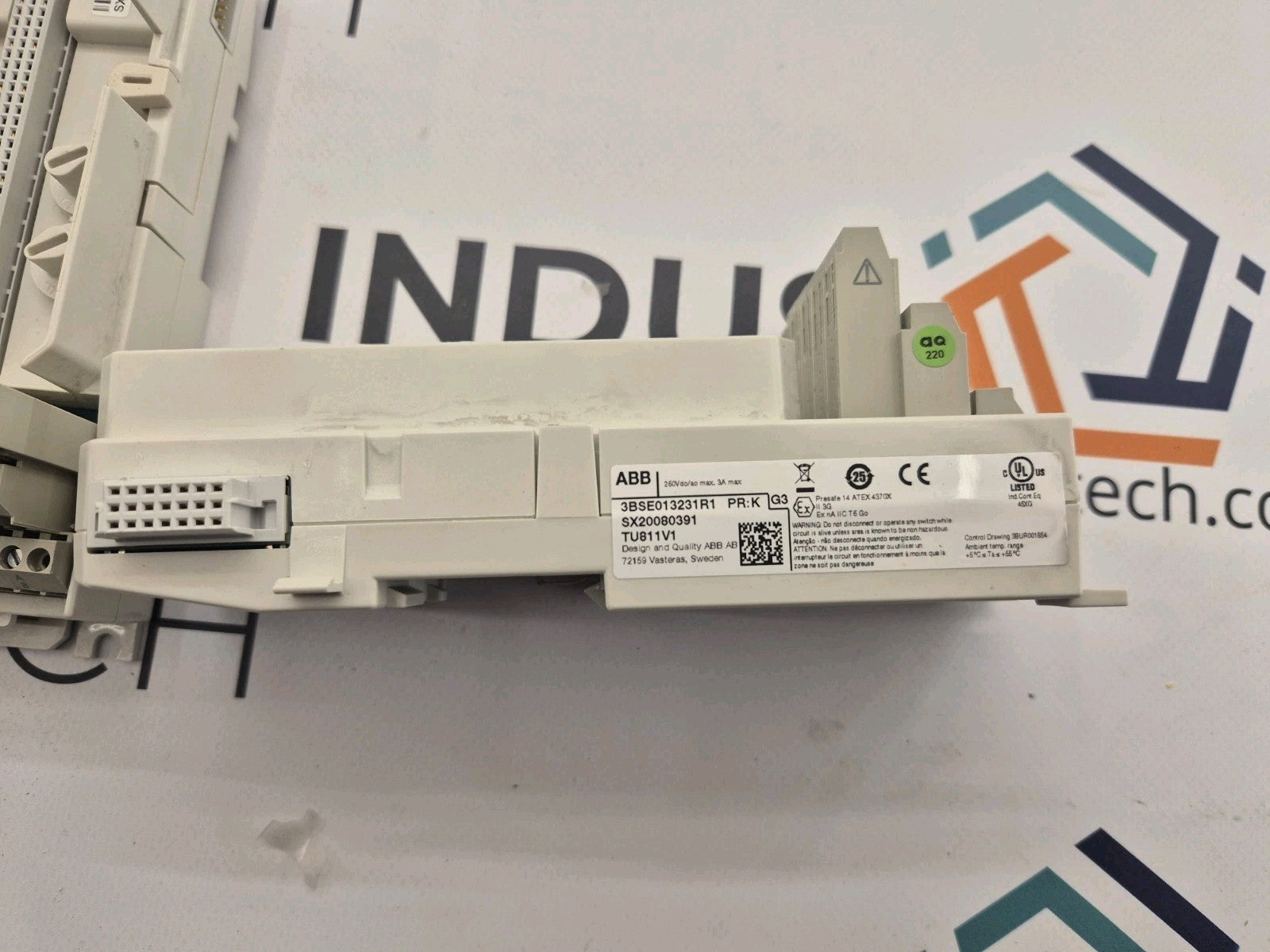 3 PIECES ABB 3BSE013231R1 TU811V1 Compact Module Termination Unit