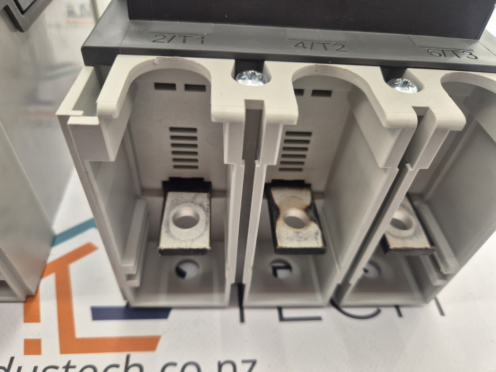 ABB CONTACTOR 3P 305A 600V AF305-30