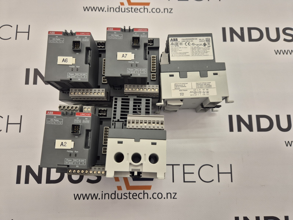 ABB UMC100 UNIVERSAL MOTOR CONTROL UNIT 1SAJ530000R0100 / UMC100.3 DC