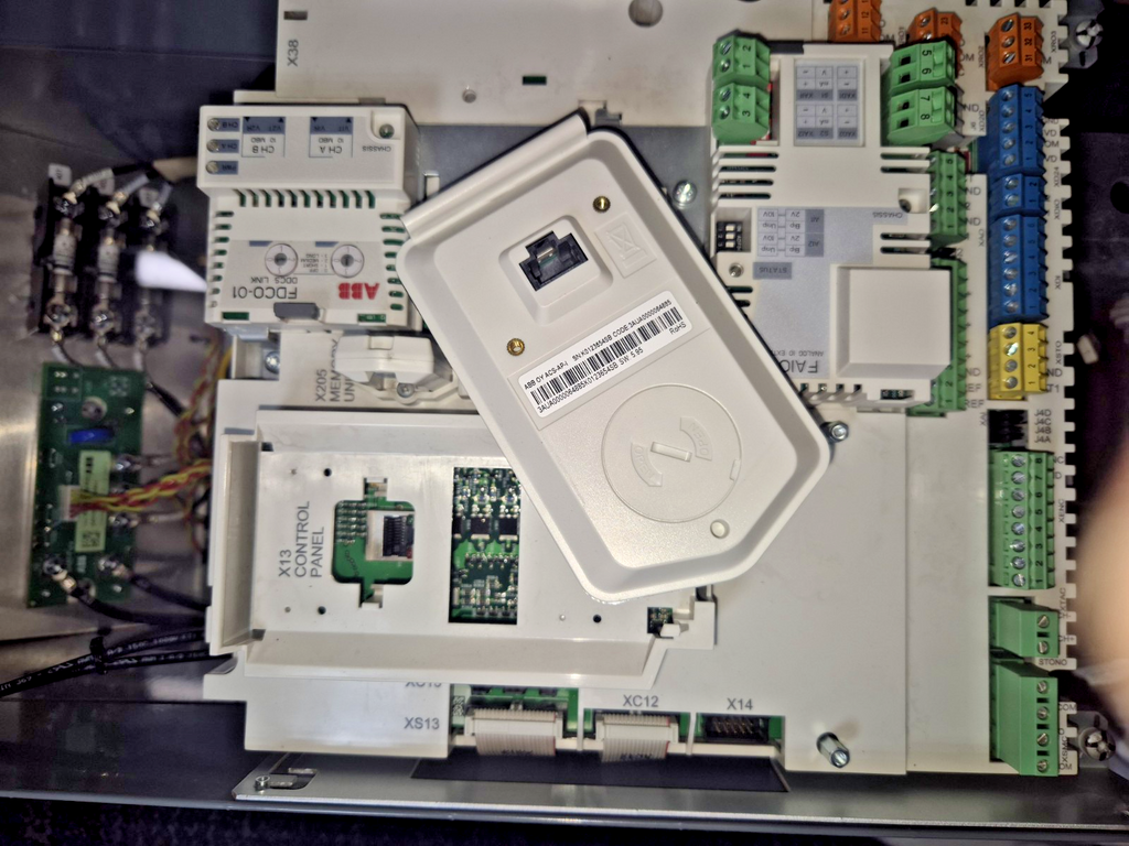 ABB DCS880-S02-1000-05X0  DC Drive