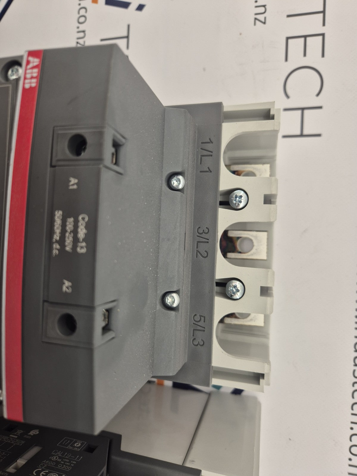 ABB CONTACTOR 3P 305A 600V AF305-30
