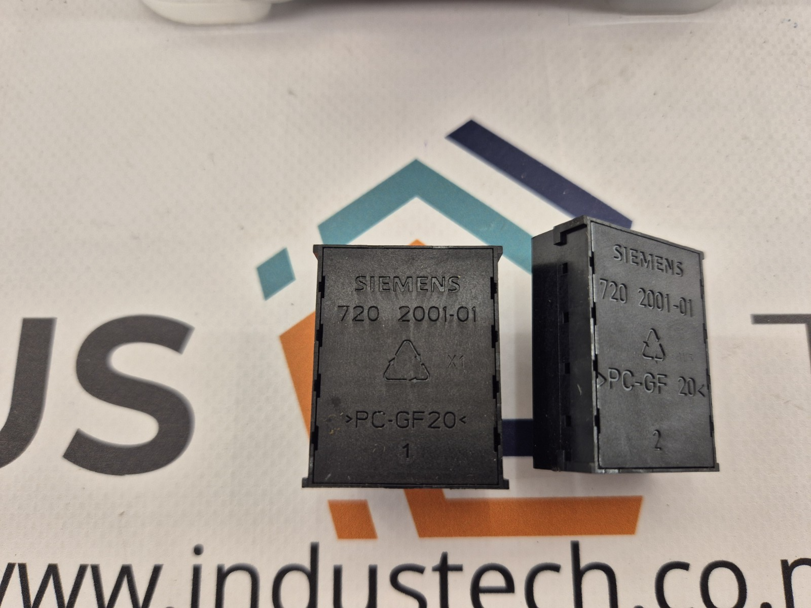 Loft of 43 pieces Siemens SIMATIC S7 PLC Bus Connector 720 2001-01