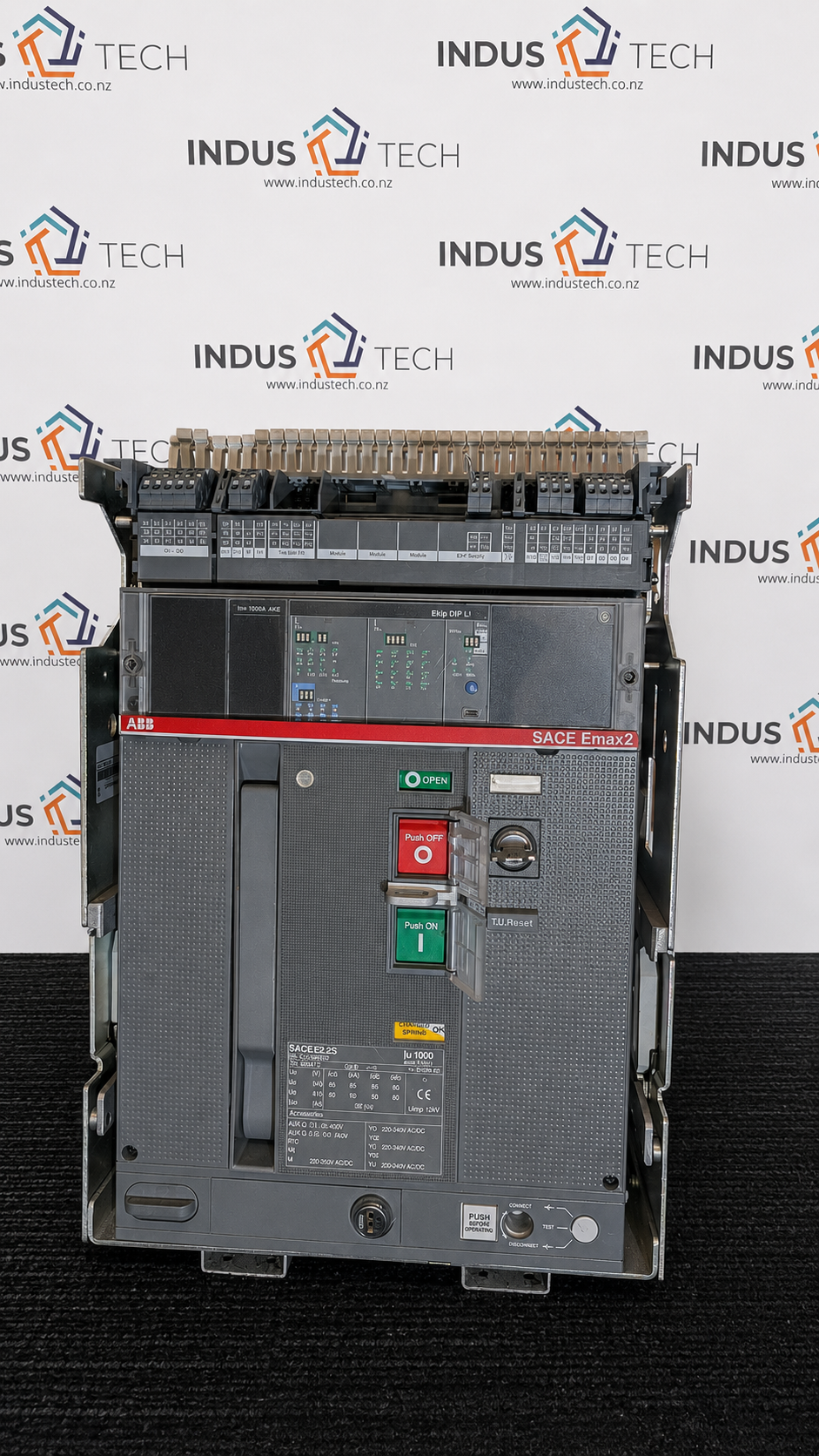 ABB SACE E2.2S Ekip Touch Air Circuit Breaker | 1000A | Used | Only 49 Operations